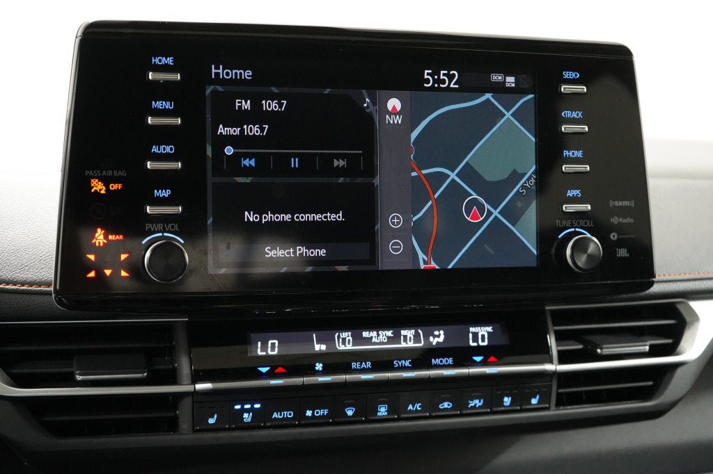 Used 2024 Toyota Sienna XSE w/ XSE Premium Package FWD image 18
