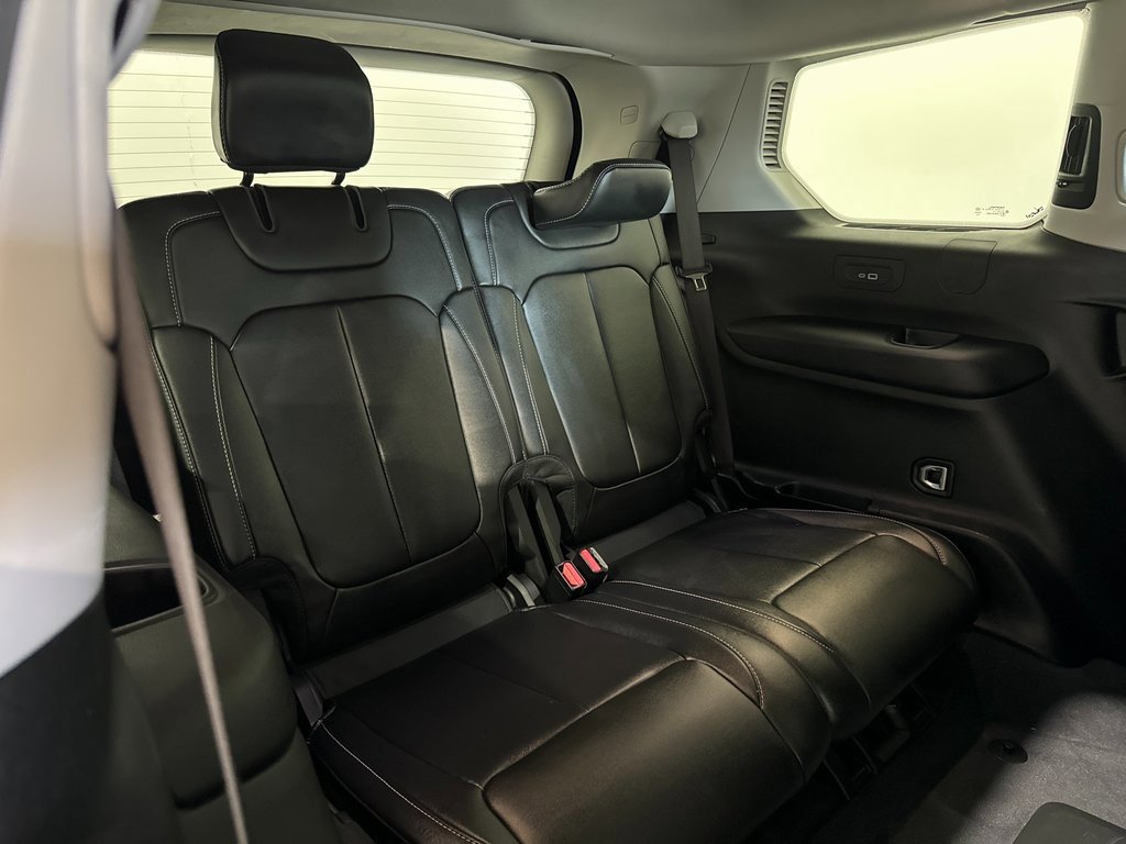 Used 2023 Jeep Grand Cherokee L Limited image 25