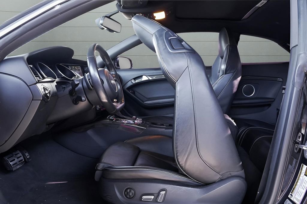 Used 2015 Audi RS 5 Coupe w/ Technology Package image 37