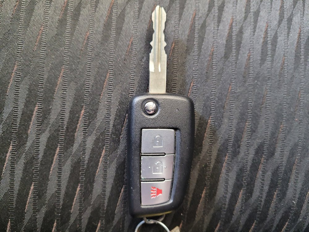 Used 2018 Nissan Rogue S AWD/4WD image 32