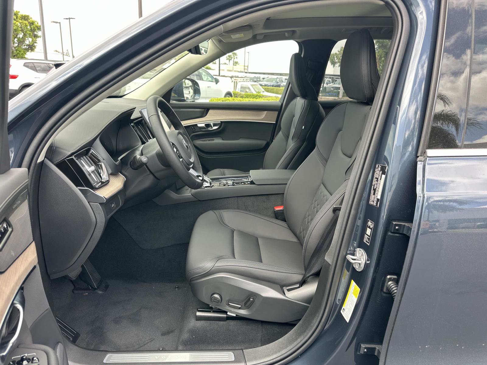 New 2026 Volvo XC90 B5 Plus AWD/4WD image 13