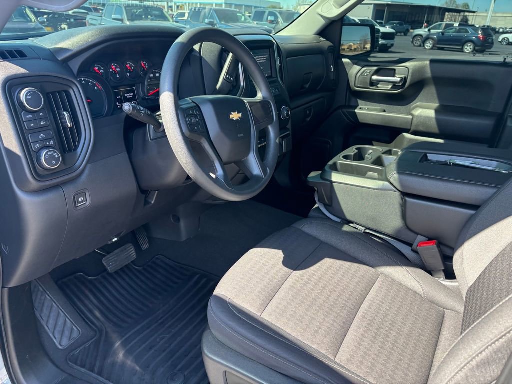 Used 2025 Chevrolet Silverado 1500 Custom image 7