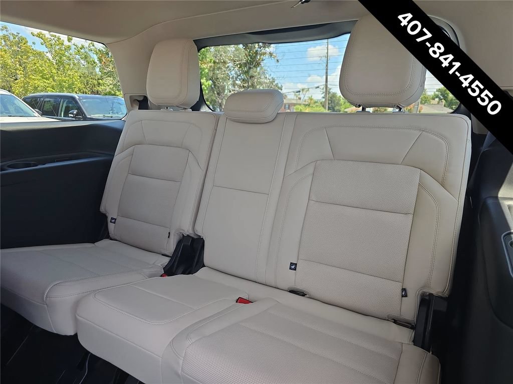 New 2027 Lincoln Navigator Premiere RWD image 6