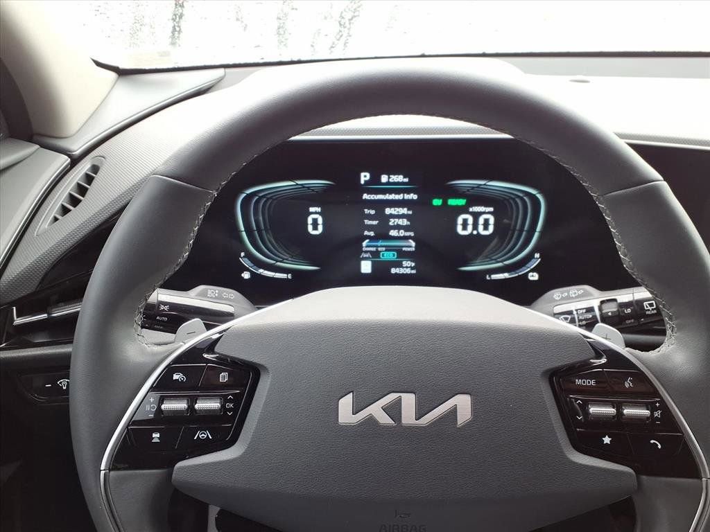 Used 2024 Kia Niro EX image 14