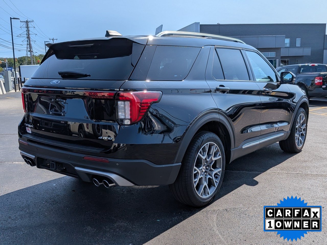 Certified 2025 Ford Explorer Platinum w/ Ultimate Package AWD/4WD image 4