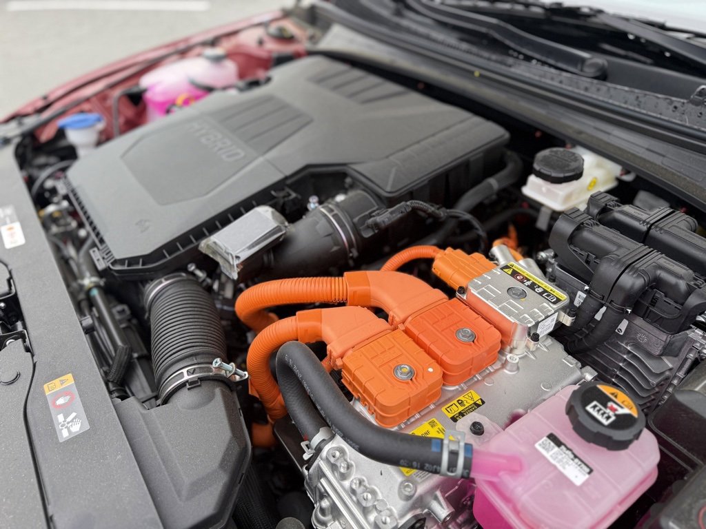 New 2025 Hyundai Elantra Limited image 45