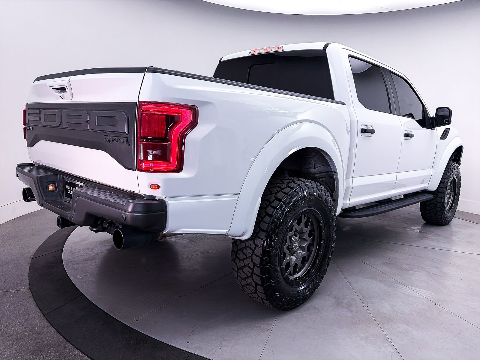 Used 2020 Ford F150 Raptor w/ Equipment Group 802A Luxury AWD/4WD image 12