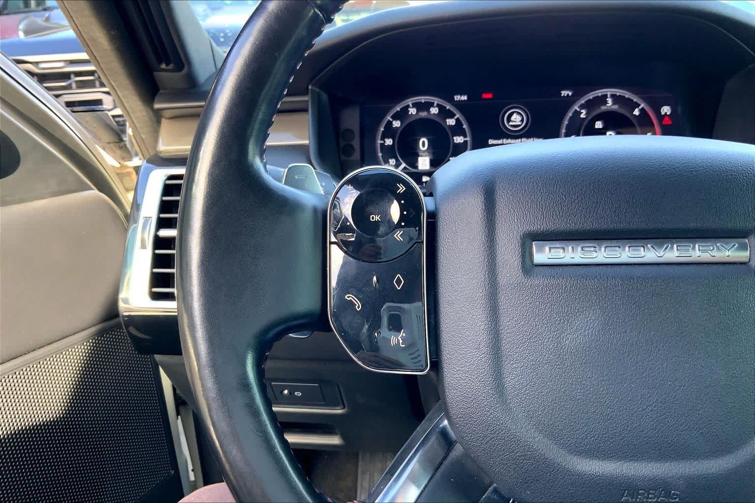 Used 2020 Land Rover Discovery HSE AWD/4WD image 24