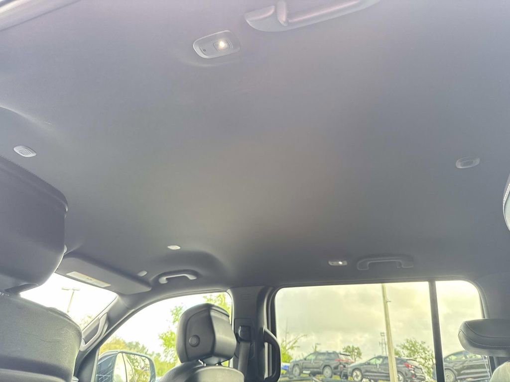 Used 2024 Jeep Wagoneer L Series II image 23