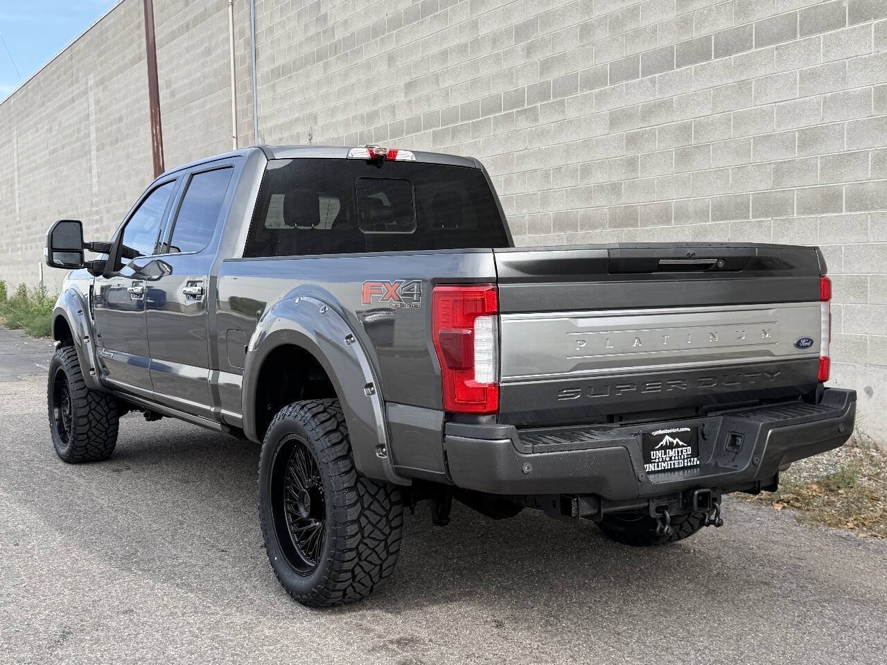 Used 2019 Ford F350 Platinum w/ Platinum Ultimate Package AWD/4WD image 22