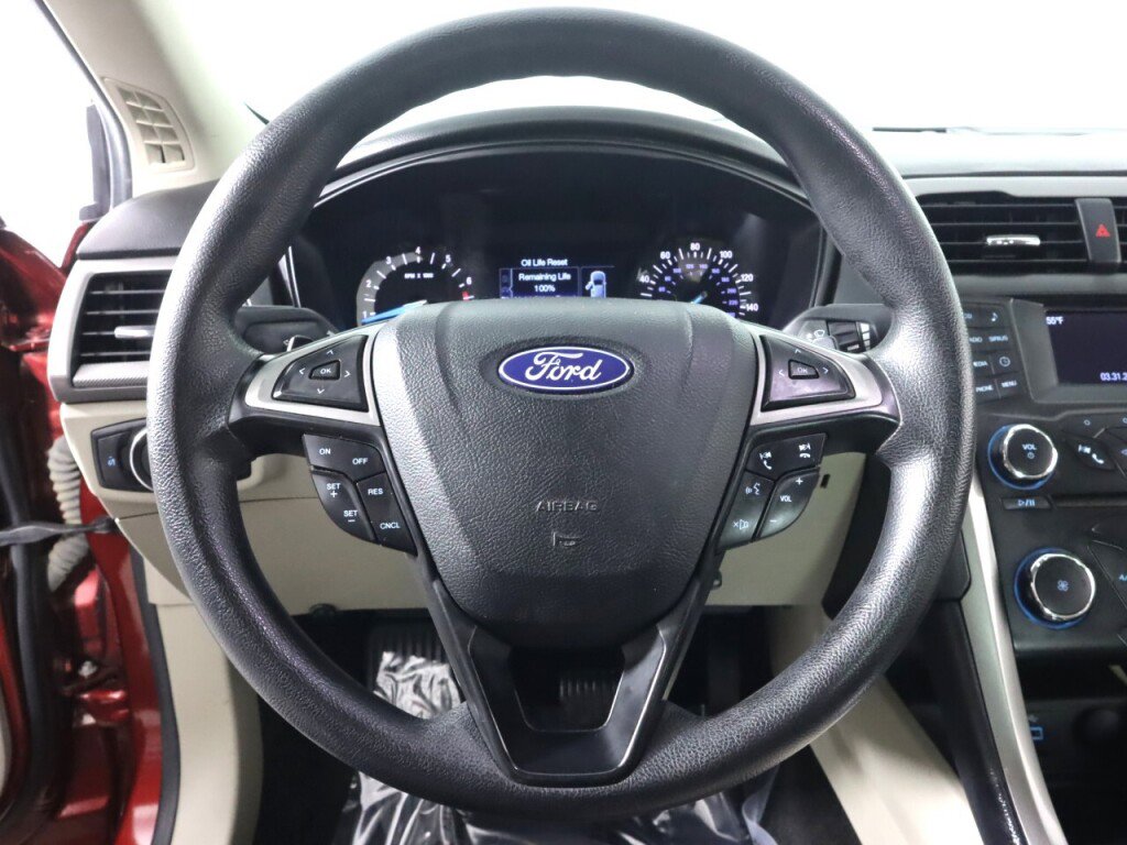 Used 2018 Ford Fusion SE image 11