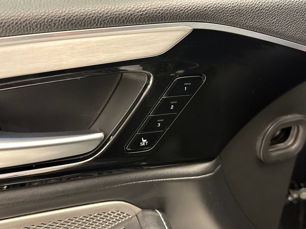 Used 2023 Acura MDX w/ Technology Package FWD image 22