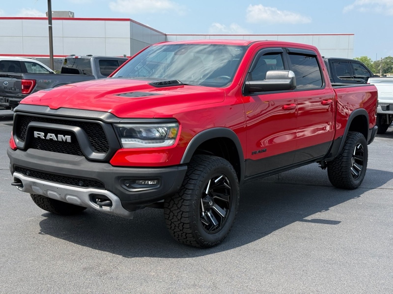 Used 2019 RAM 1500 Rebel w/ Rebel Level 2 Equipment Group AWD/4WD image 4