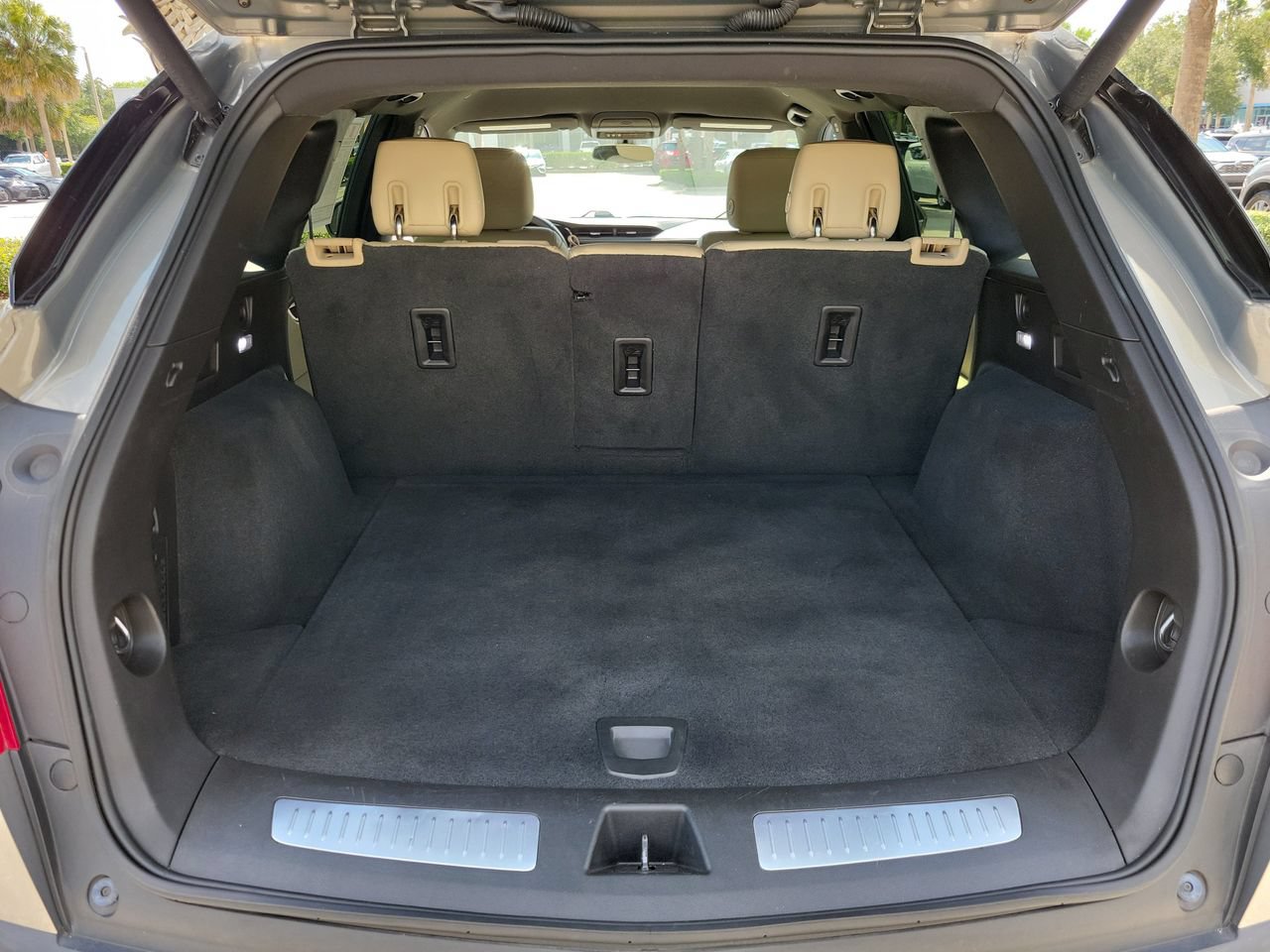 Used 2019 Cadillac XT5 FWD image 8