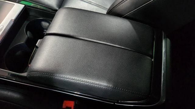 Used 2020 Land Rover Range Rover Evoque SE image 40