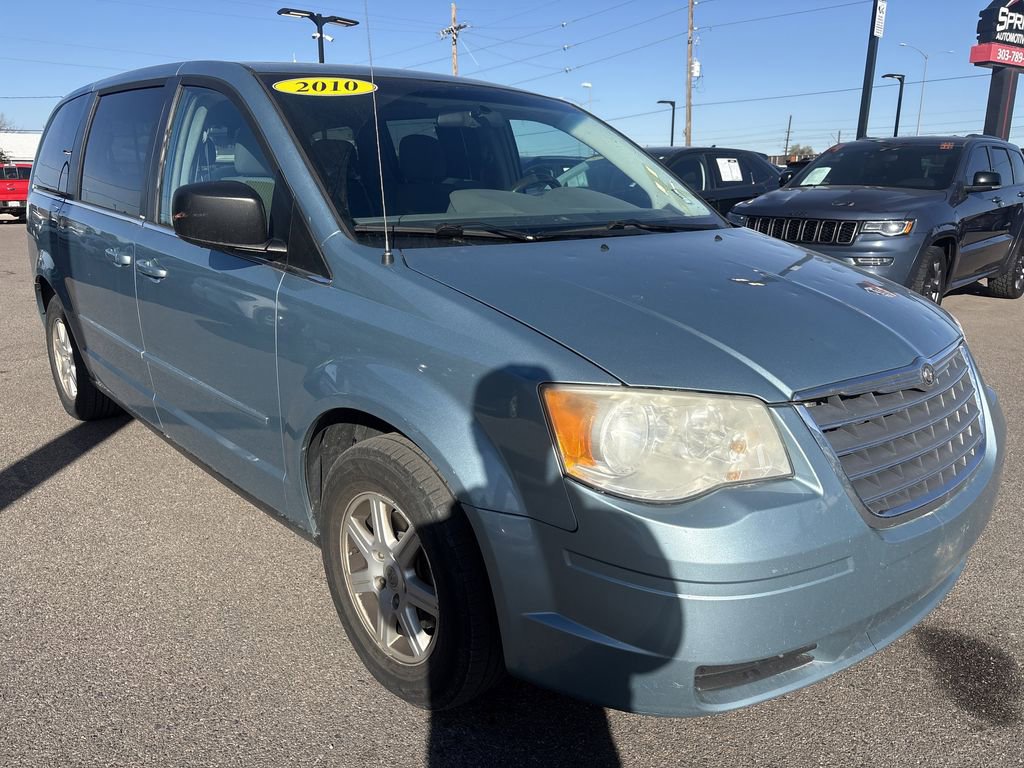Used 2010 Chrysler Town & Country LX image 5