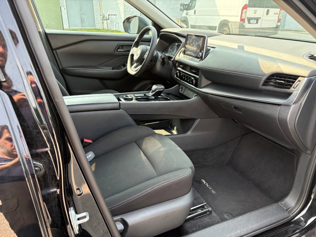 Used 2024 Nissan Rogue S AWD/4WD image 22