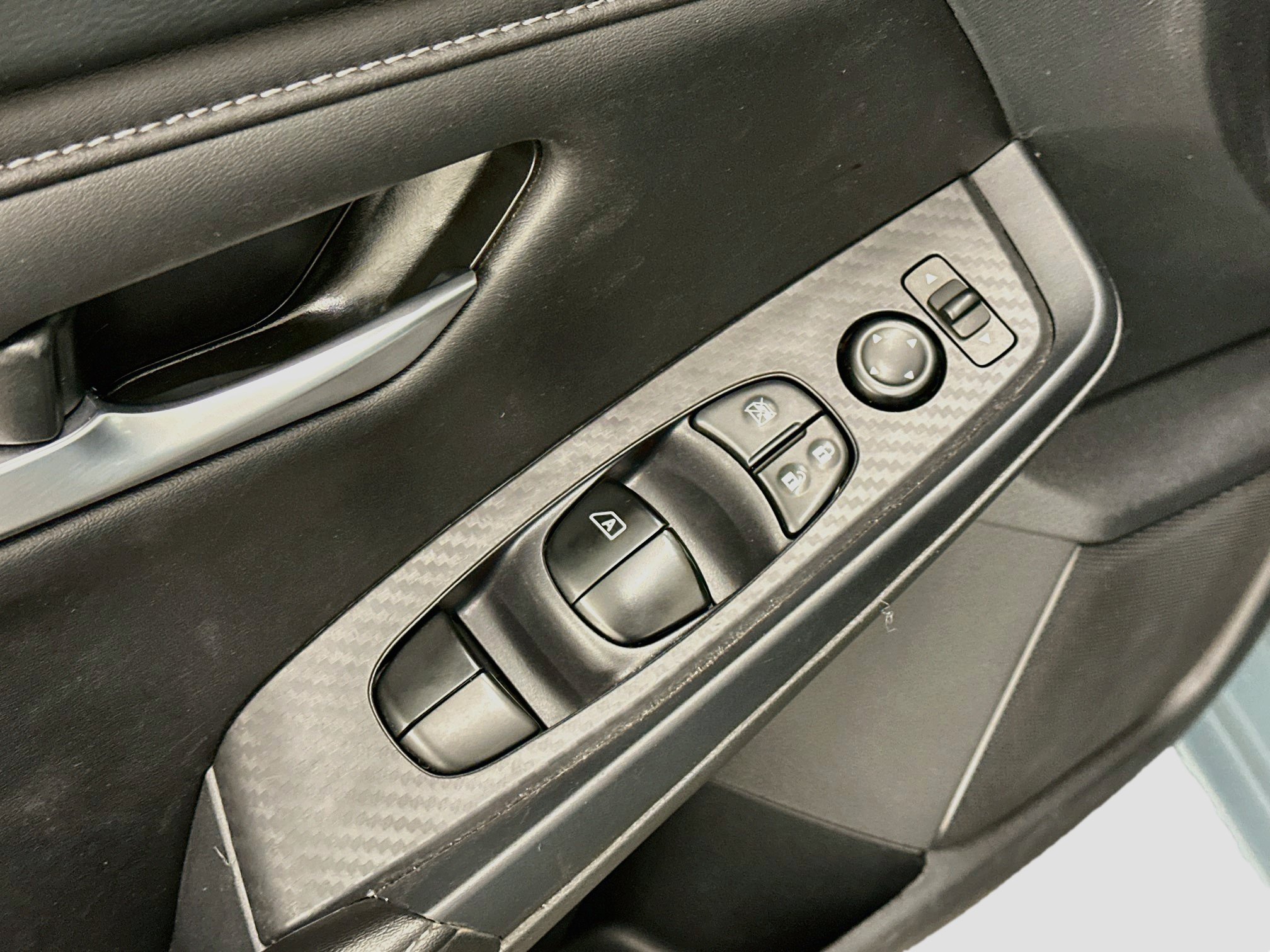 Used 2024 Nissan Sentra SV FWD image 15
