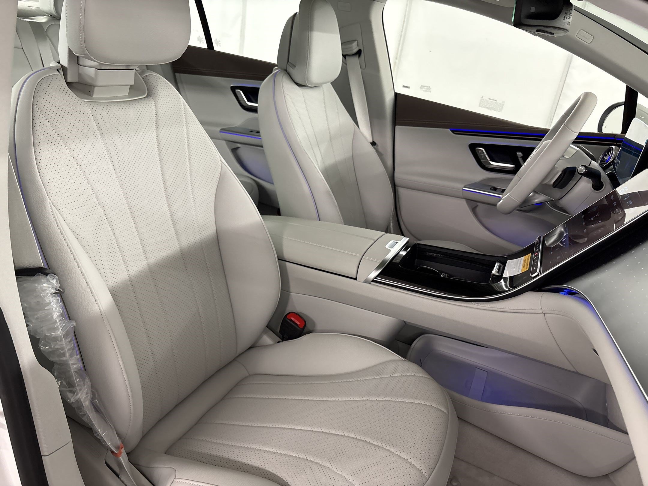 New 2026 Mercedes-Benz EQE 320 4MATIC Sedan image 30