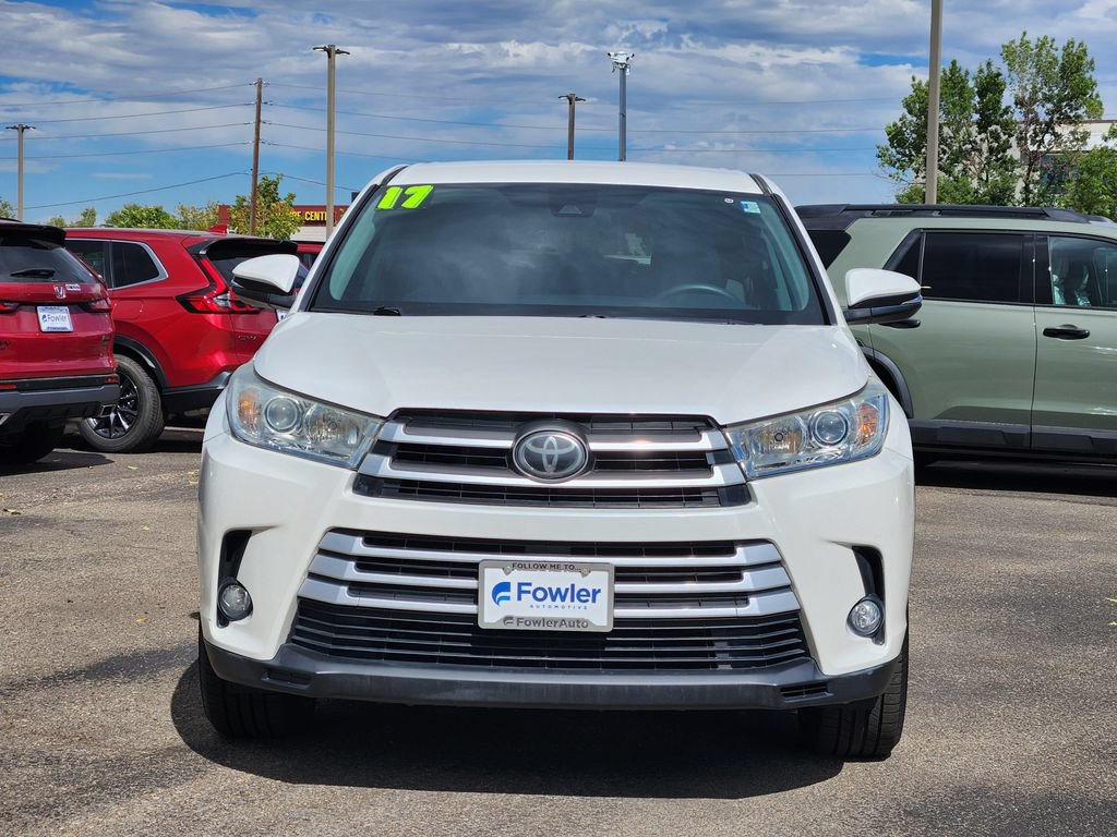 Used 2017 Toyota Highlander Plus FWD image 2