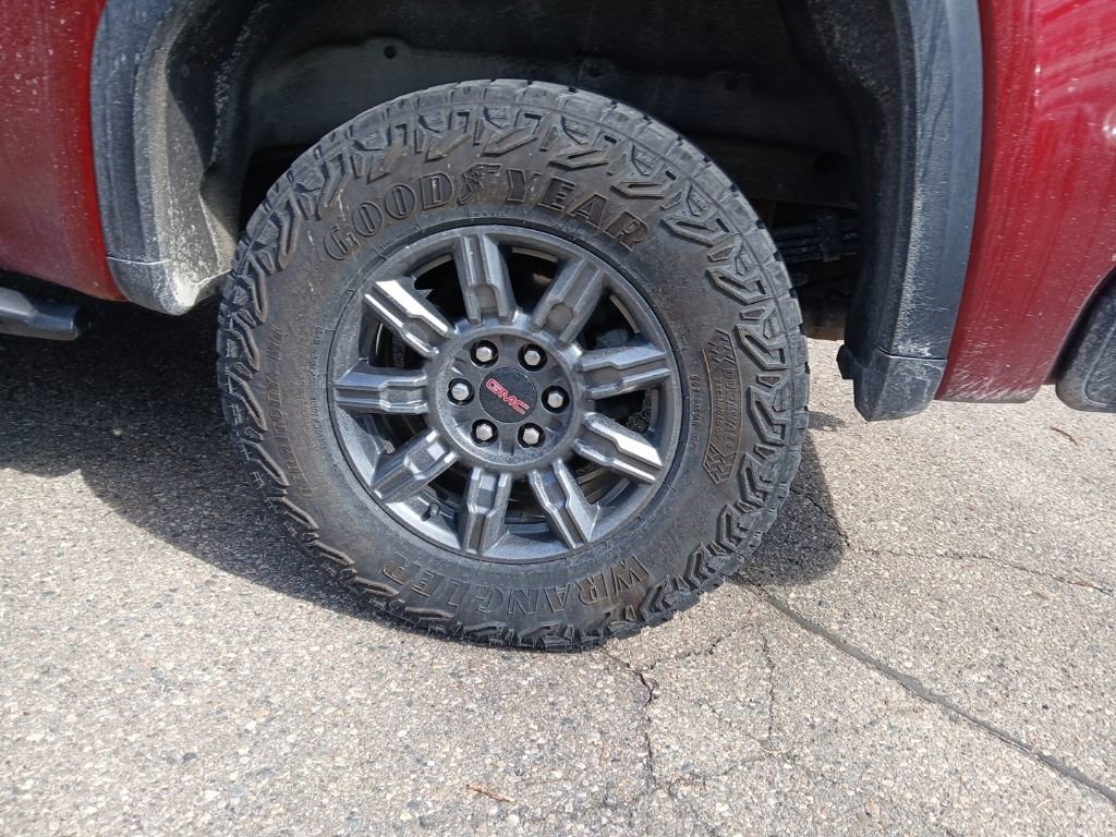 Used 2024 GMC Sierra 1500 AT4X image 9