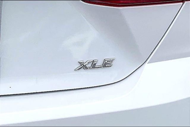 Used 2025 Toyota Camry XLE AWD/4WD image 8