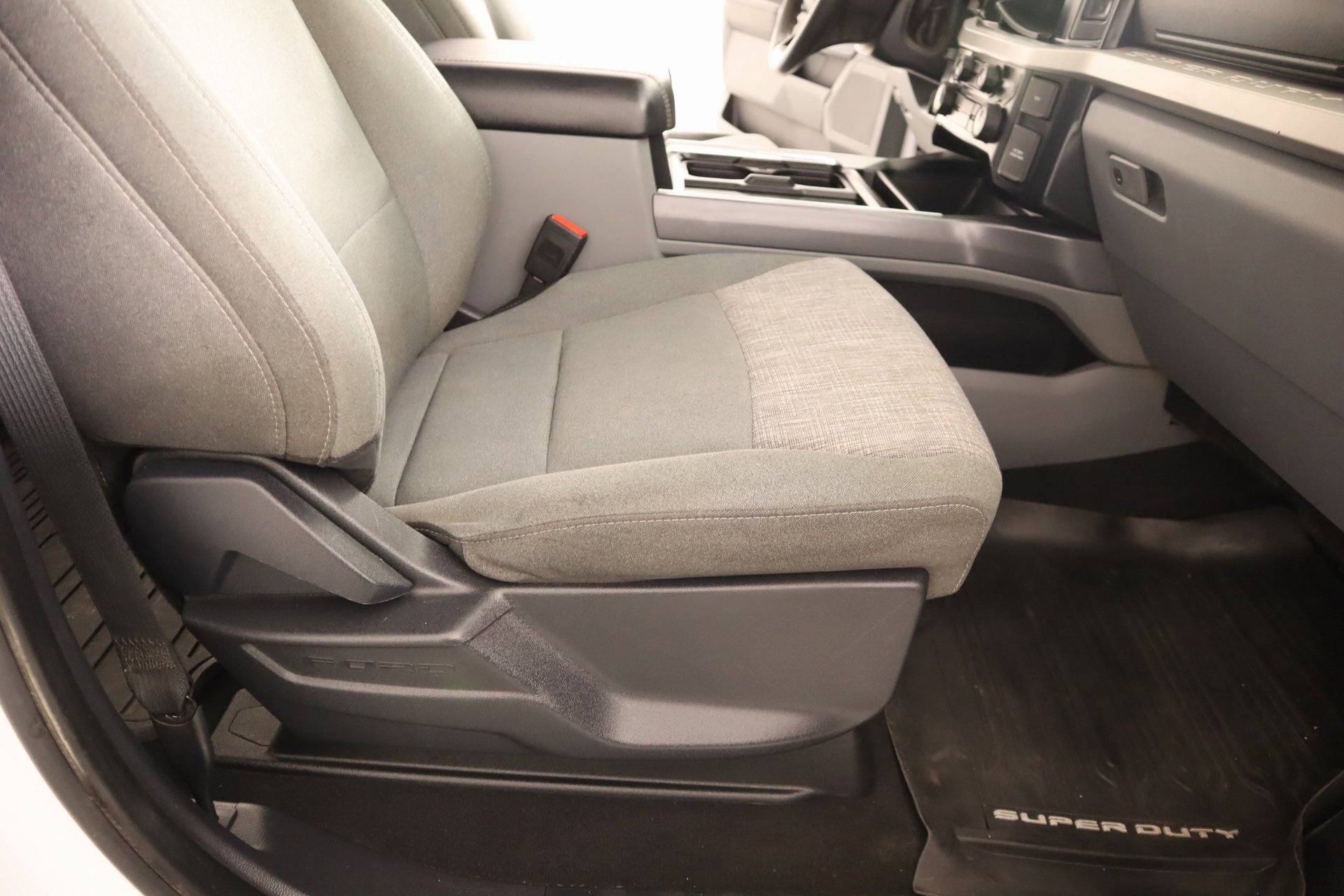 Used 2024 Ford F250 XLT w/ FX4 Off-Road Package image 12