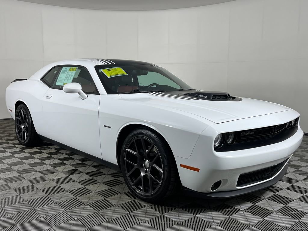 Used 2016 Dodge Challenger R/T Plus RWD image 3