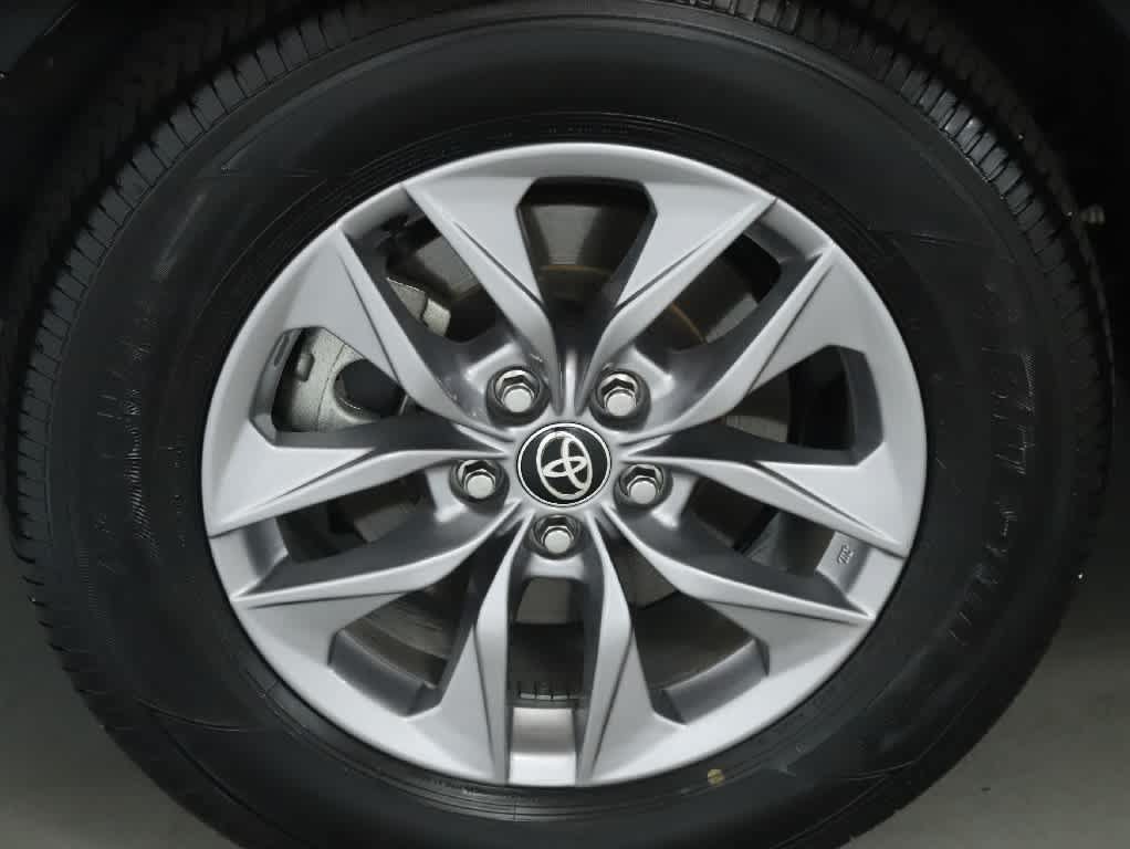 Certified 2026 Toyota Sienna LE AWD/4WD image 12