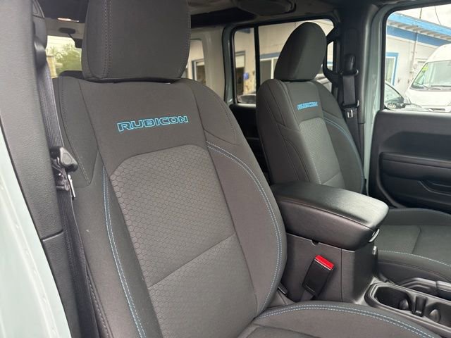 Used 2023 Jeep Wrangler Unlimited Rubicon 4xe w/ Cold Weather Group AWD/4WD image 10