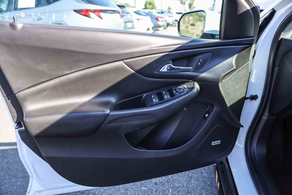 Used 2018 Chevrolet Volt Premier w/ Driver Confidence Package FWD image 20