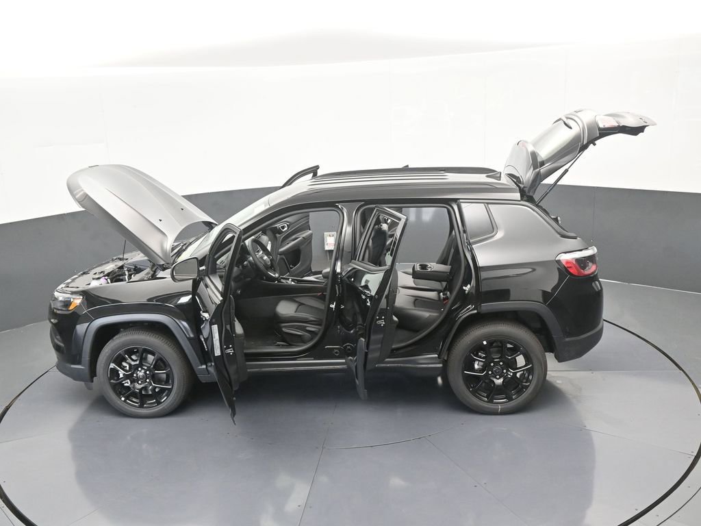 Used 2026 Jeep Compass Latitude AWD/4WD image 57