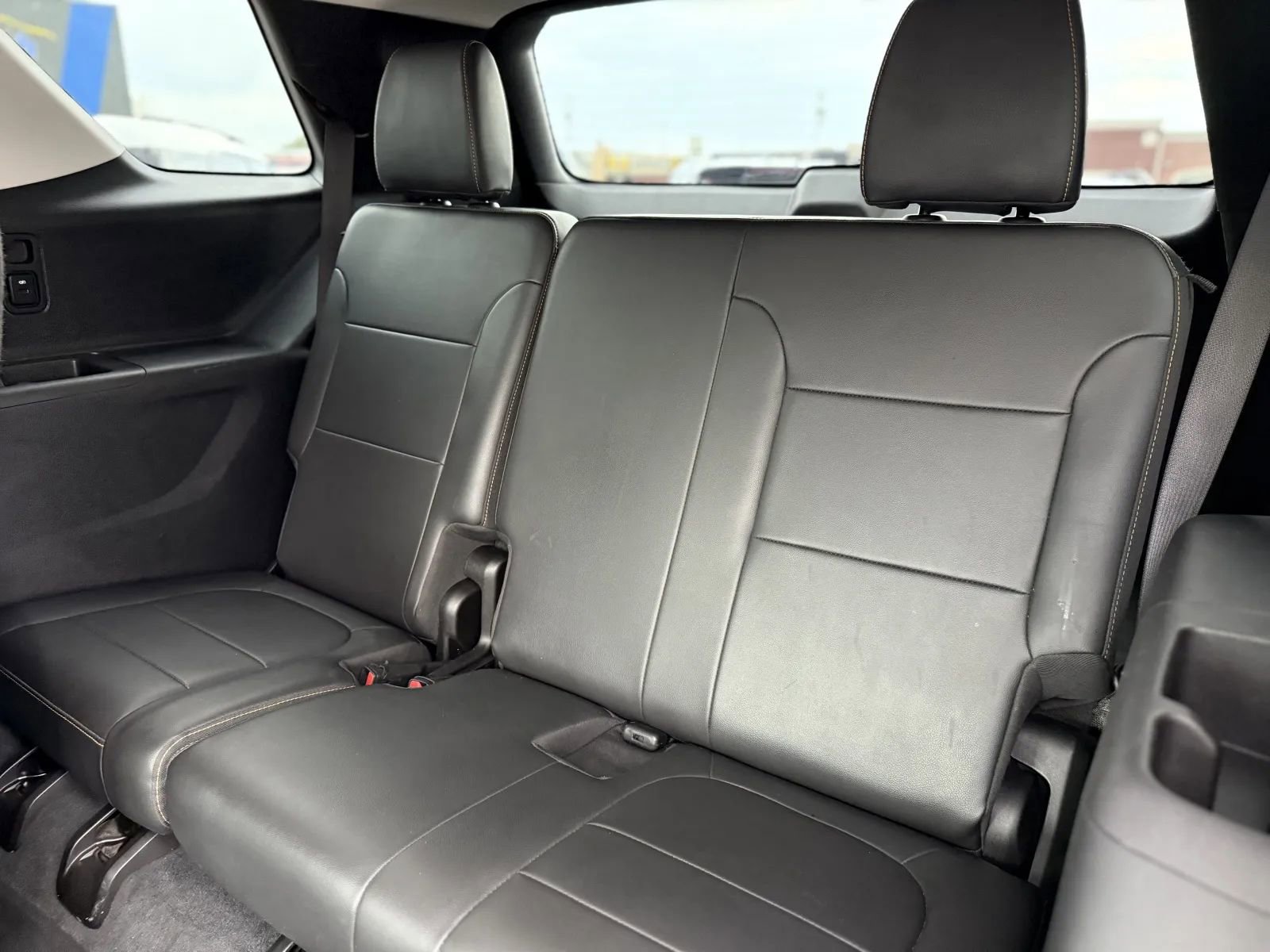 Used 2021 Chevrolet Traverse Premier w/ Redline Edition AWD/4WD image 16