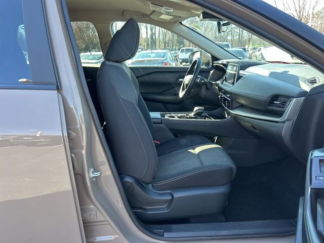 Used 2025 Nissan Rogue SV image 15