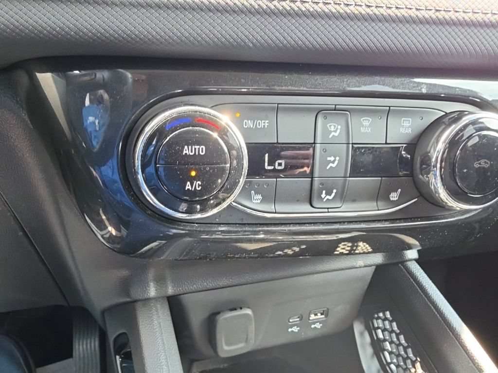 Certified 2024 Chevrolet TrailBlazer LT w/ Convenience Package FWD image 17