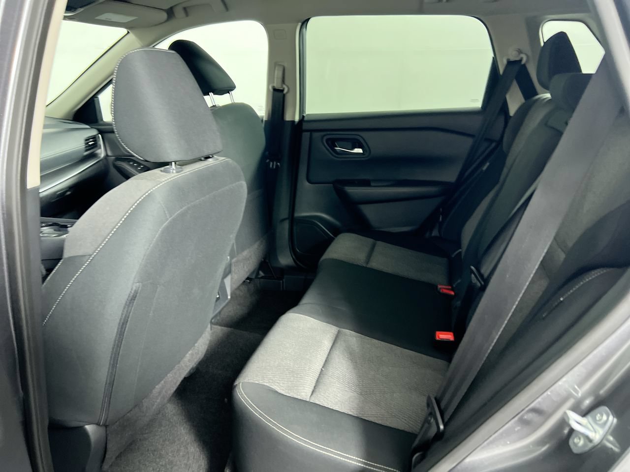 Used 2024 Nissan Rogue SV FWD image 26