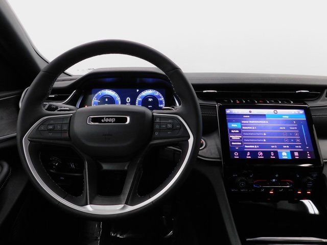 Used 2025 Jeep Grand Cherokee Limited image 36