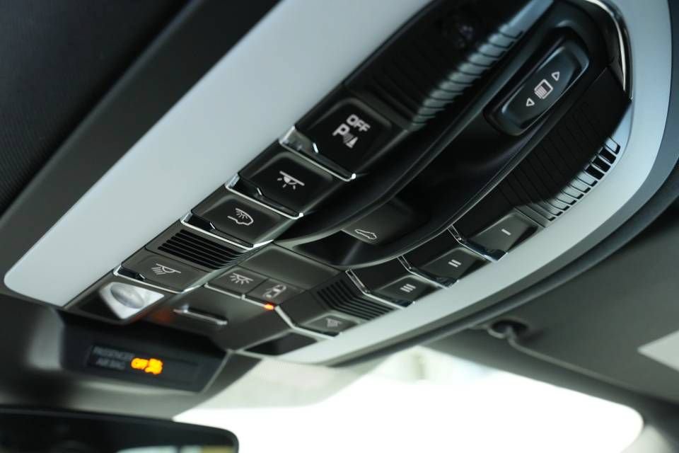 Certified 2026 Porsche Macan AWD/4WD image 36