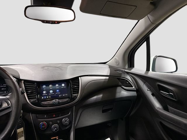 Used 2018 Chevrolet Trax LS image 21