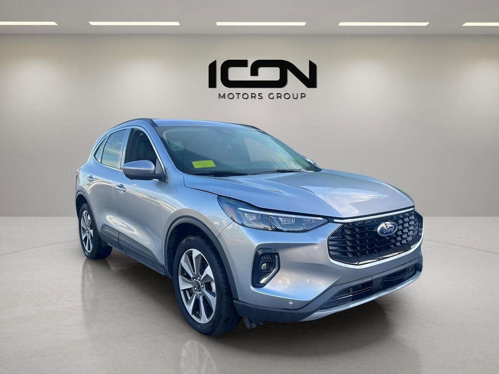 Used 2023 Ford Escape Platinum image 8