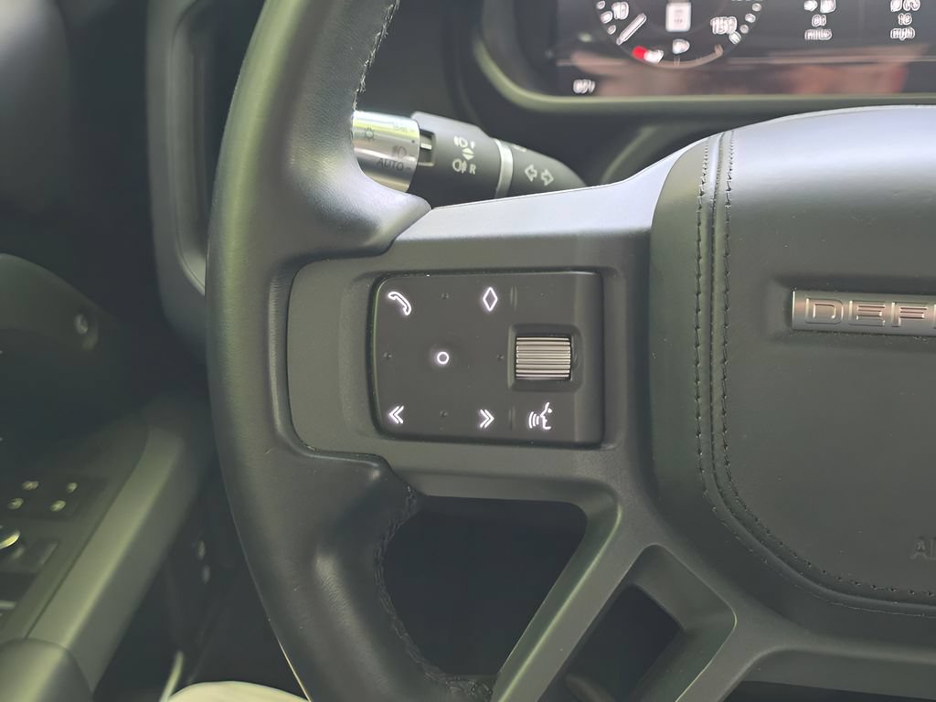 Used 2020 Land Rover Defender 110 X AWD/4WD image 18