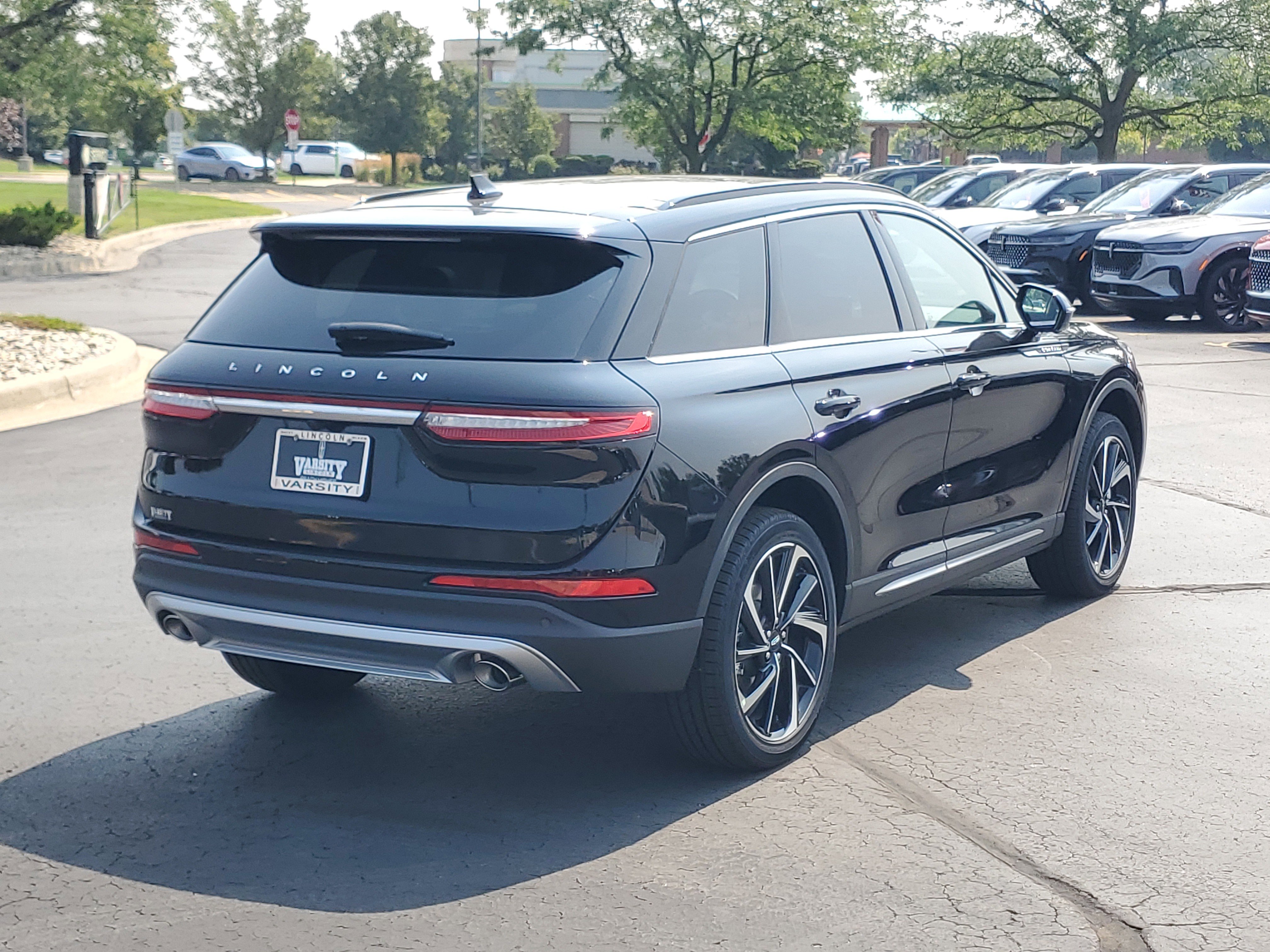 New 2025 Lincoln Corsair Reserve image 4