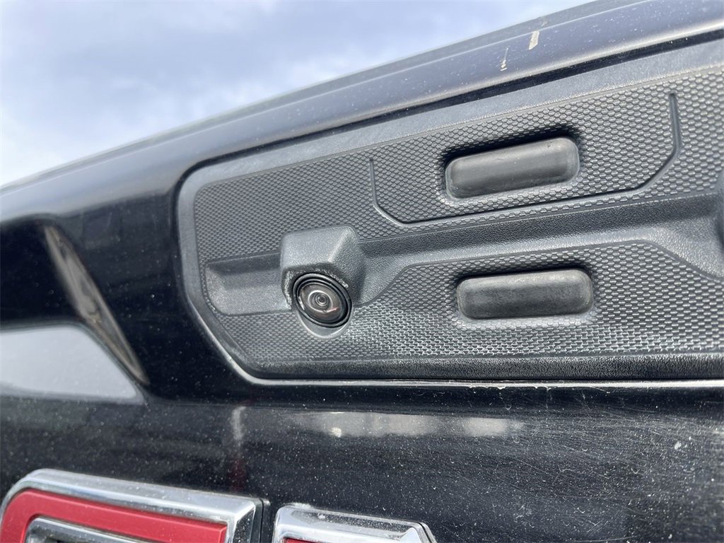 Used 2022 GMC Sierra 2500 Denali w/ Denali Black Diamond Edition image 7