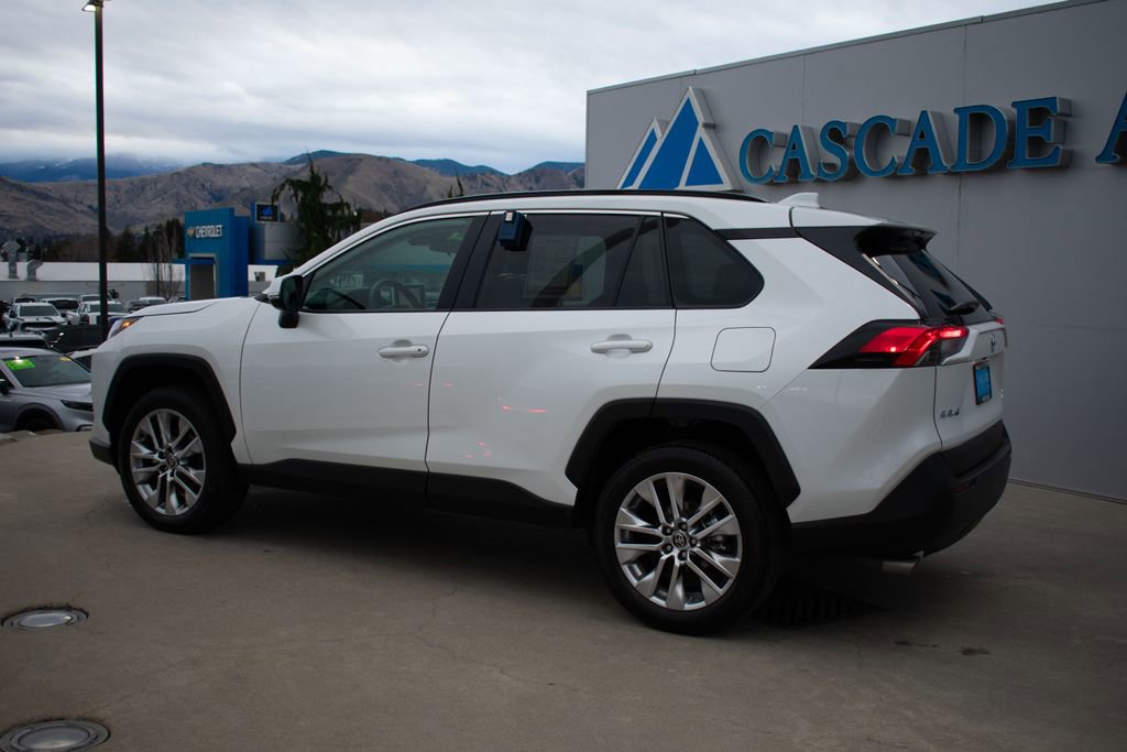 Used 2025 Toyota RAV4 XLE Premium image 5