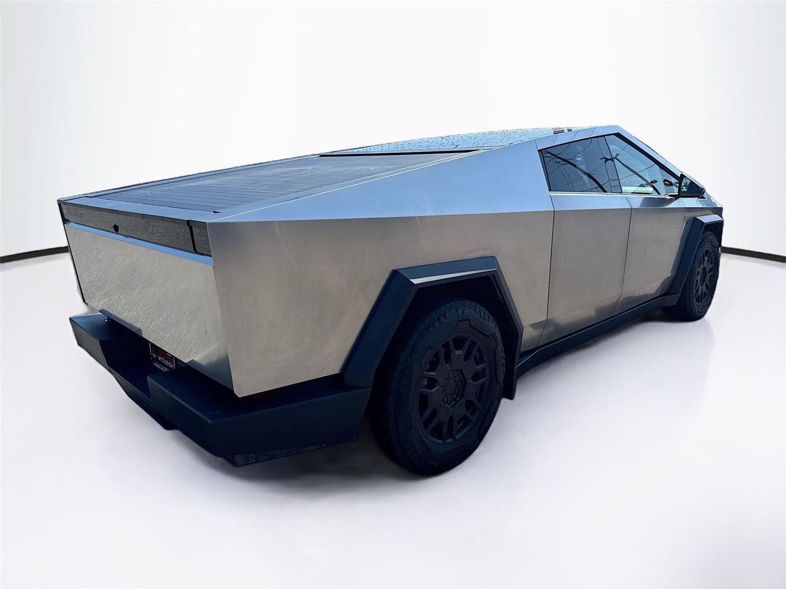 Used 2024 Tesla Cybertruck AWD Crew Cab image 5