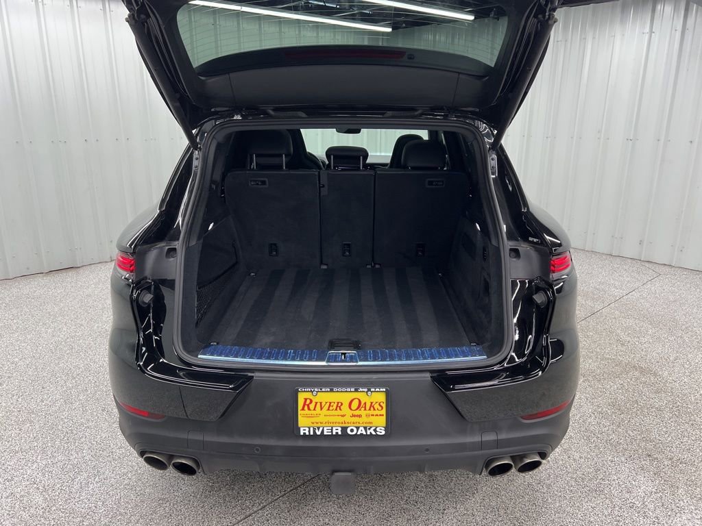 Used 2024 Porsche Cayenne S image 9