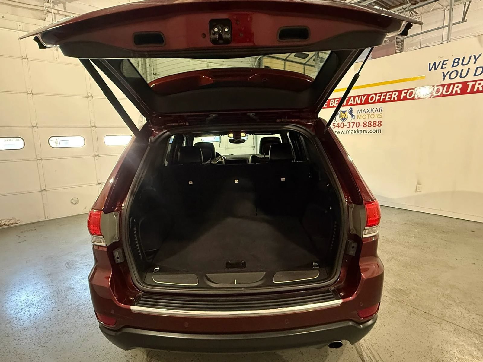 Used 2019 Jeep Grand Cherokee Limited AWD/4WD image 24