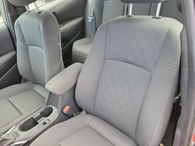 Used 2025 Toyota Corolla LE FWD image 6