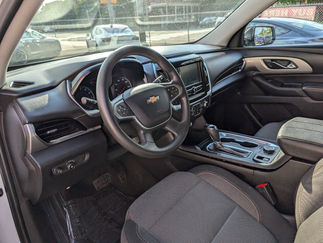 Used 2018 Chevrolet Traverse LS FWD image 12