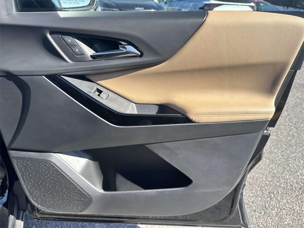 Used 2025 Chevrolet Equinox ACTIV w/ Safety and Technology Package image 28